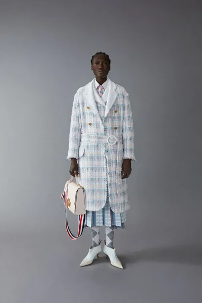 Look 16